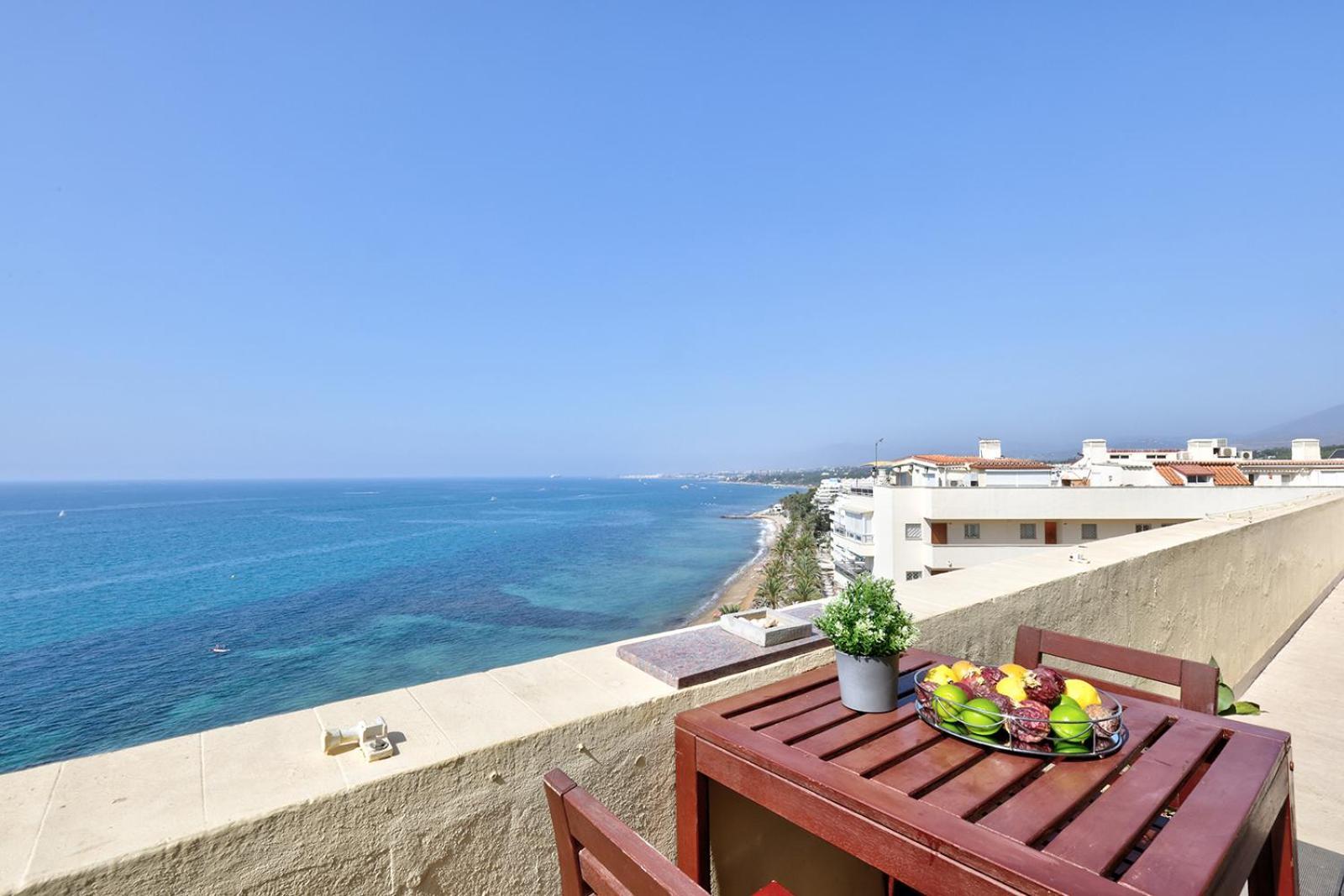 Diana Beachfront Apartament *
