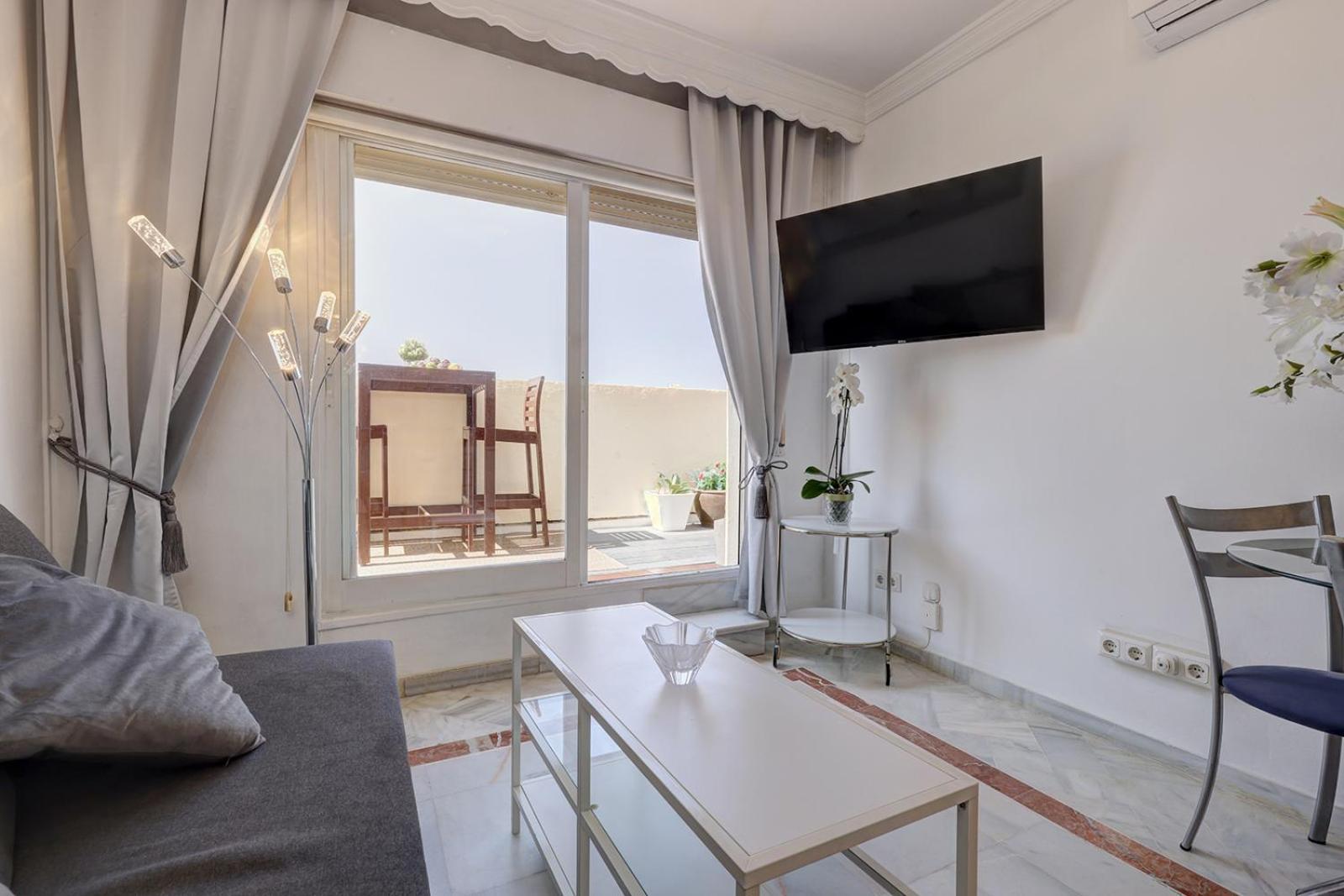 Diana Beachfront Apartament