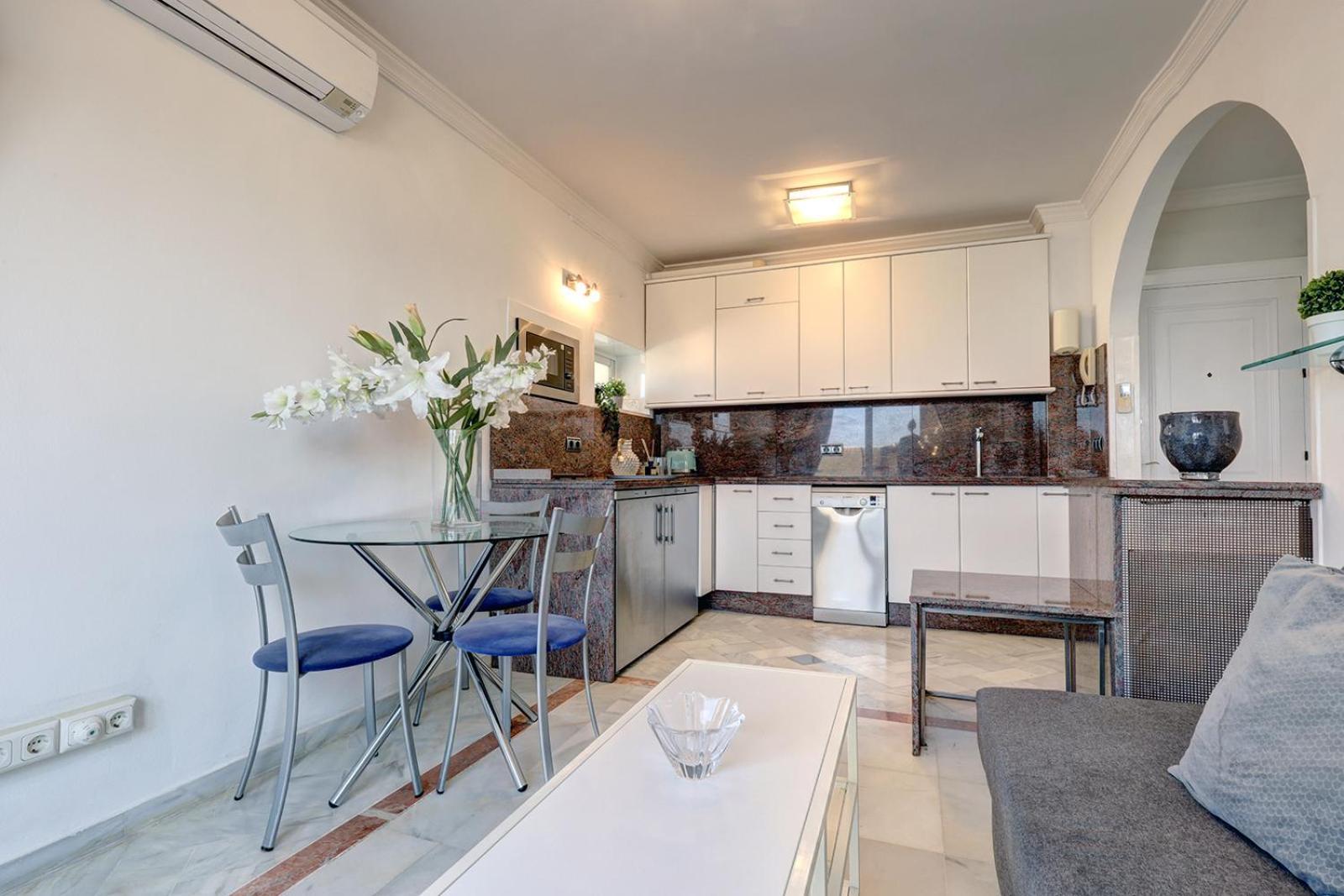 Apartament Diana Beachfront *