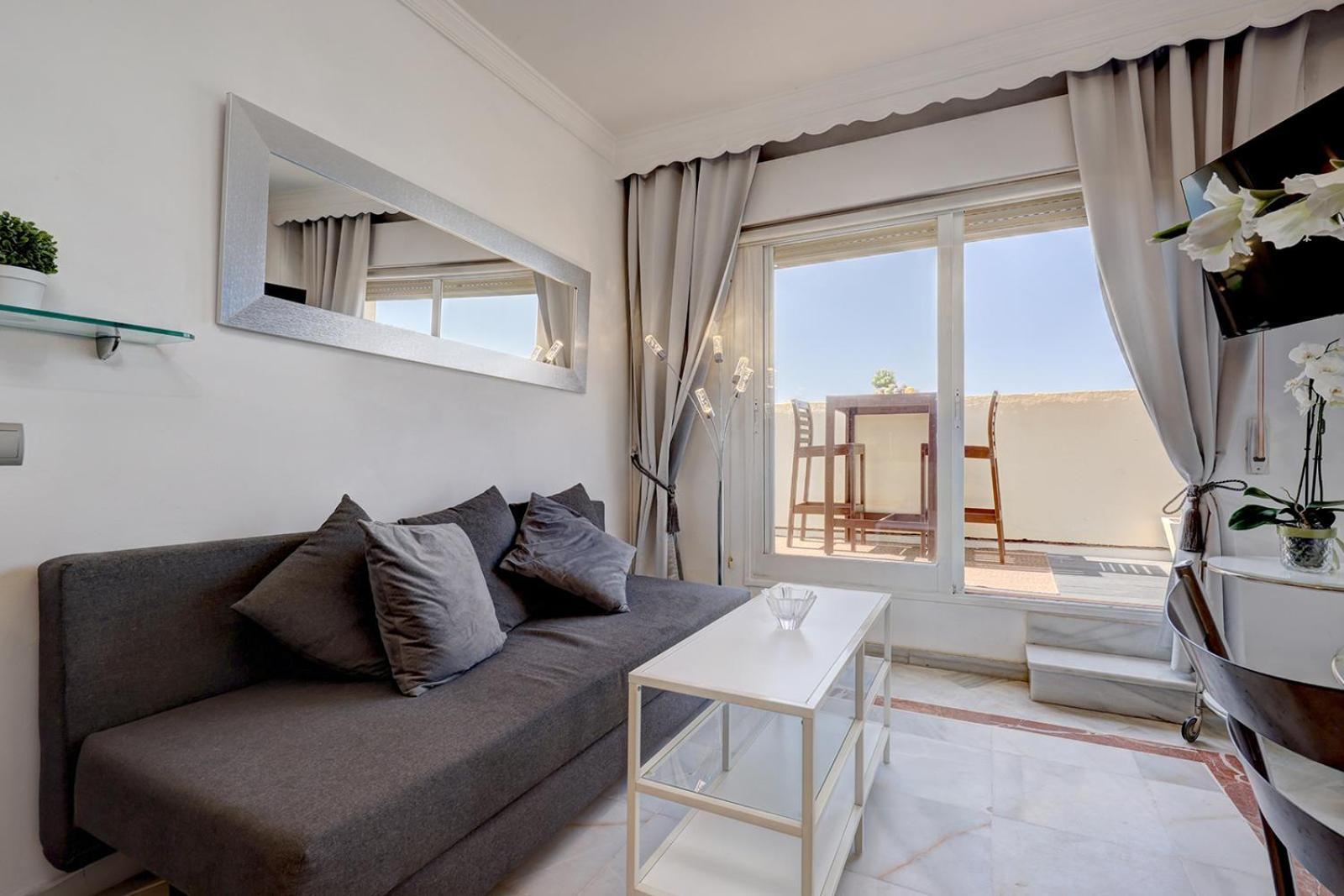 Diana Beachfront Apartament